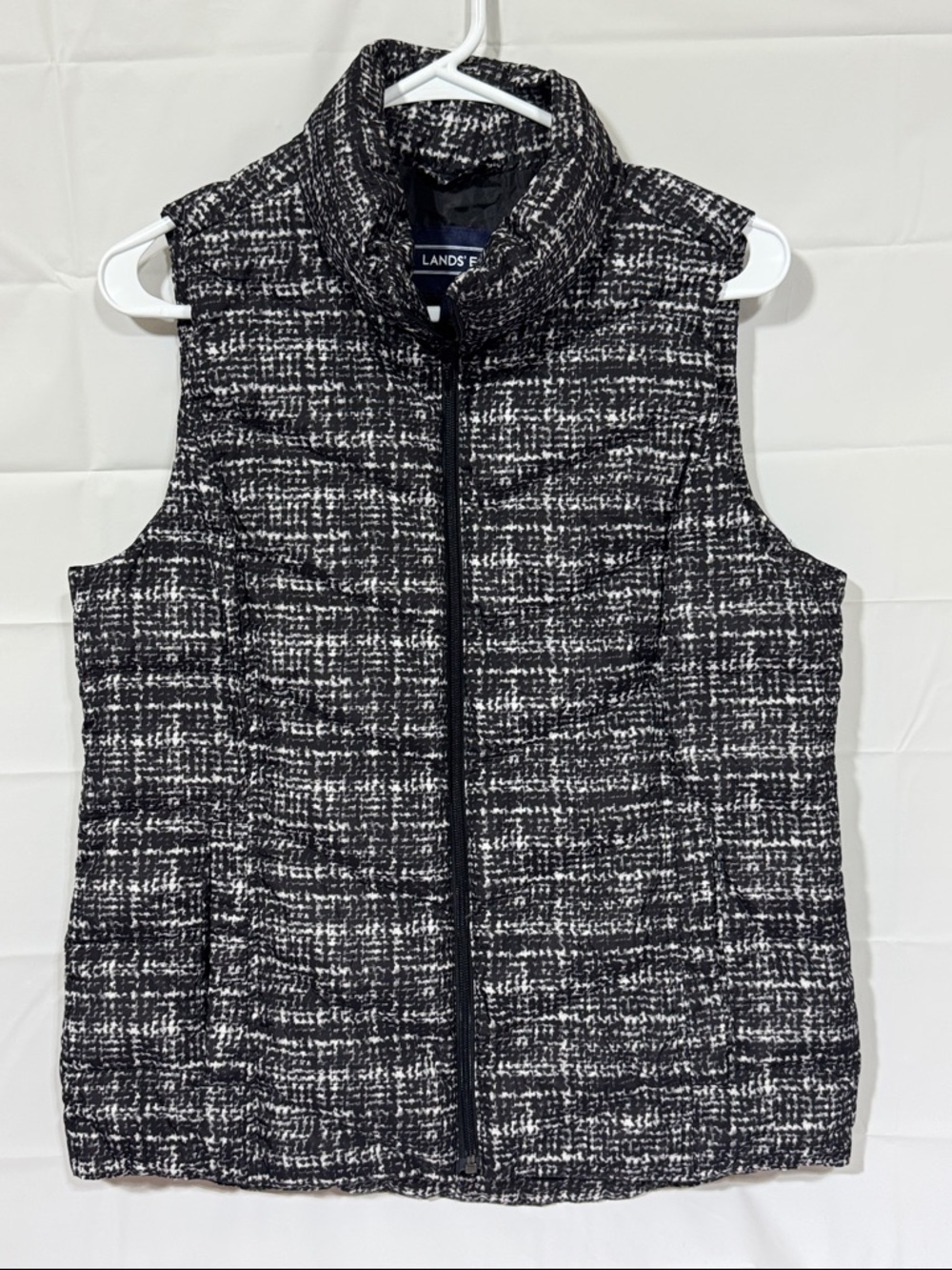 Lands' End Black and White lightweight puffer vest size S